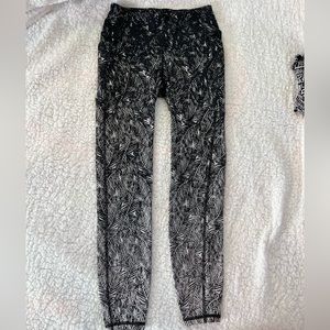 All in Motion black & white leggings